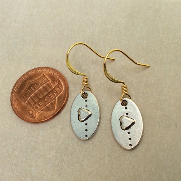 Handcrafted Silver Heart Sundance Charm Earrings - Picture 7 of 12